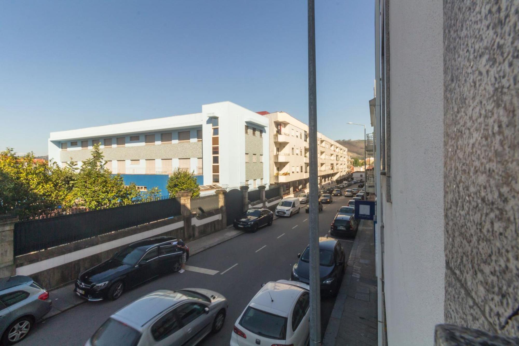 Taxa - T2 No Centro Da Cidade - Braga Appartement Buitenkant foto